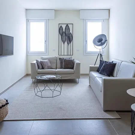 Erik Langer Pedrocchi Appartamento *